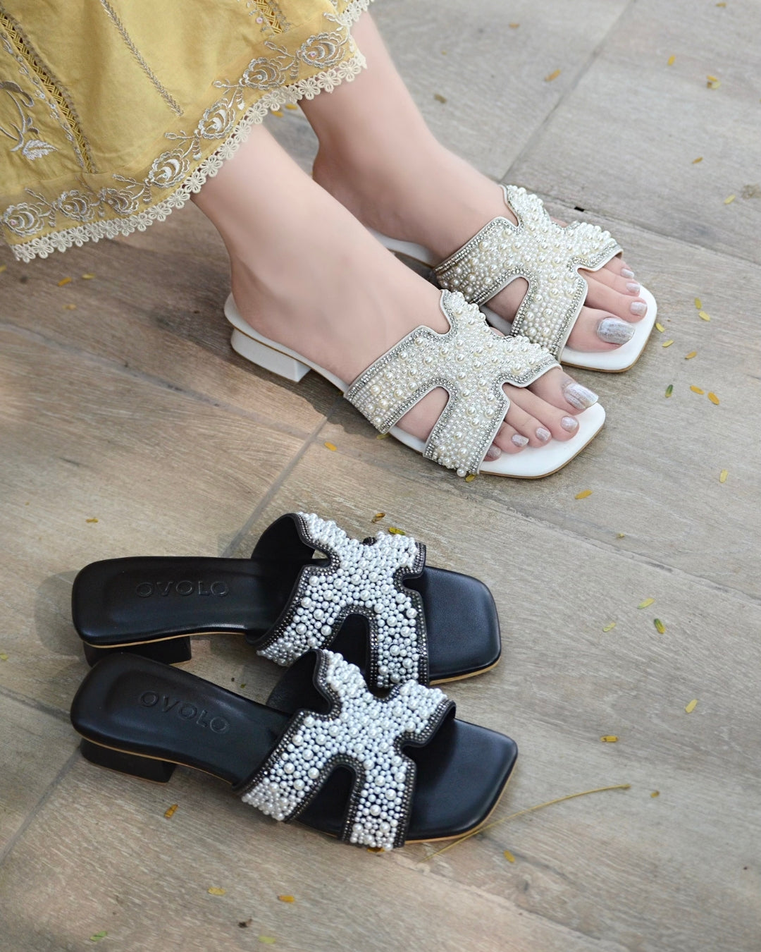 Lucia Slides - Black