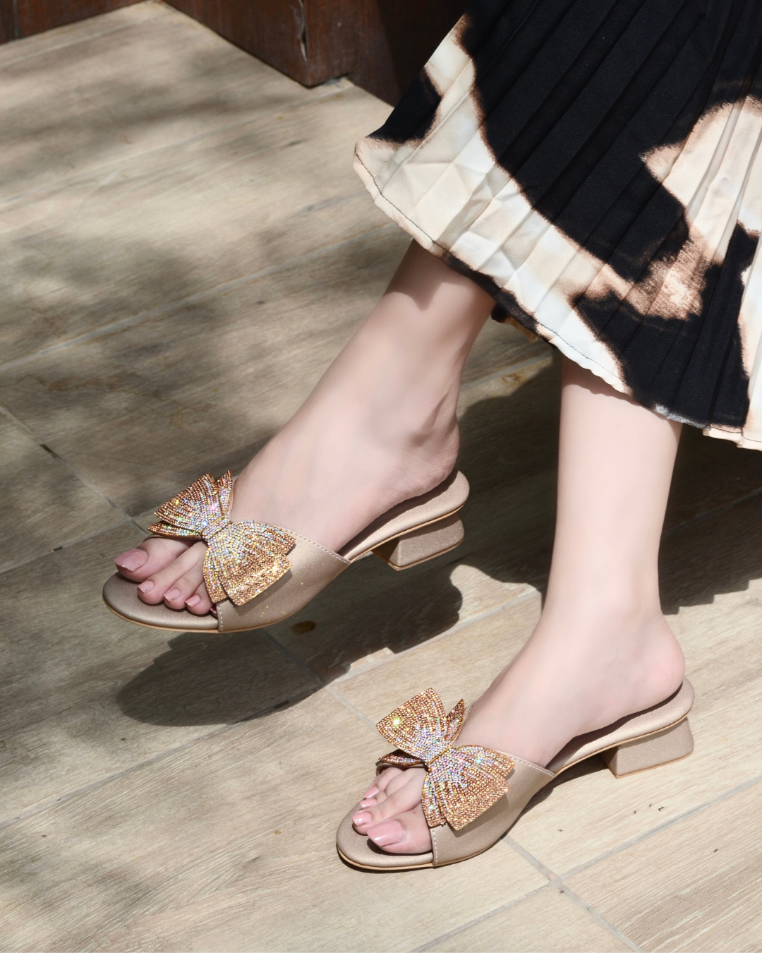 Calley Slides - Gold